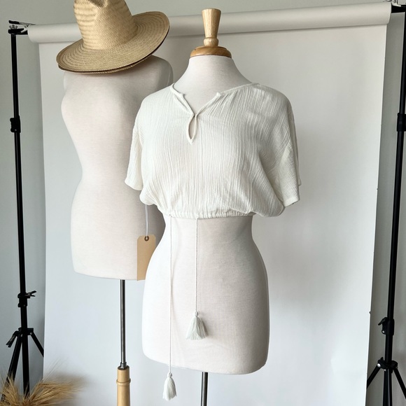 SOLD ❌ CREAM CLEOBELLA CROP TOP - Picture 10 of 10